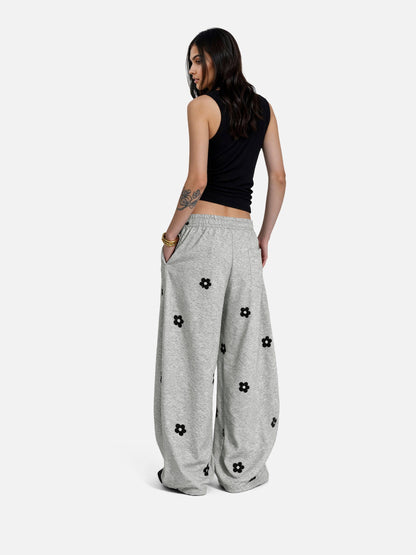 SELORA®™ Floral Embroidery Barrel Sweatpants